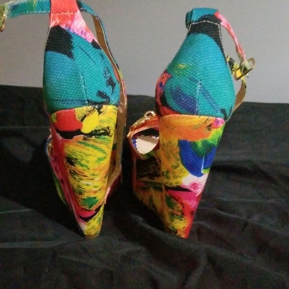 Multicolored sandals - Picture 3 of 3
